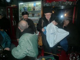 Сергей Гурьев с мешком книжек