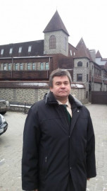 Виталий, 59 лет, 183 см, интеллигентное лицо, представительный вид - Нов.зимн.куртка по пояс.jpg