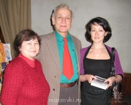 Писаки-бумагомараки... Коллеги по перу, то есть...